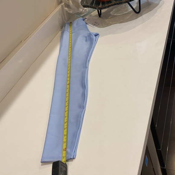 ALO Yoga Sky Blue Workout leggings. - Picture 9 of 9